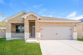 Building Photo - 1018 Round Bale Rd
