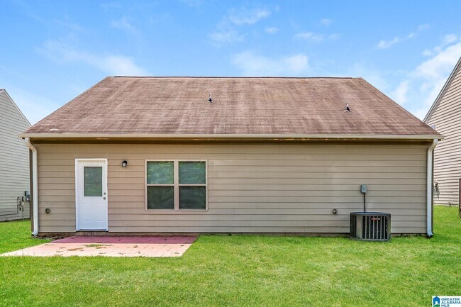 Building Photo - 950 Clover Cir