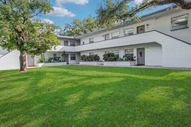 Primary Photo - 650 SW 15th Ave