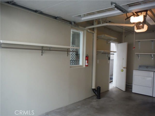 Building Photo - 122 Roycroft Ave