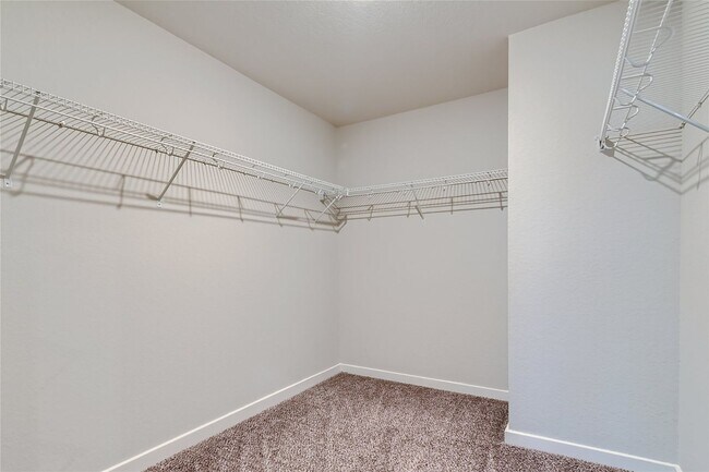 Building Photo - Gorgeous 2 bedroom rental! Half off of the first full month’s rent for applications submitted by ...
