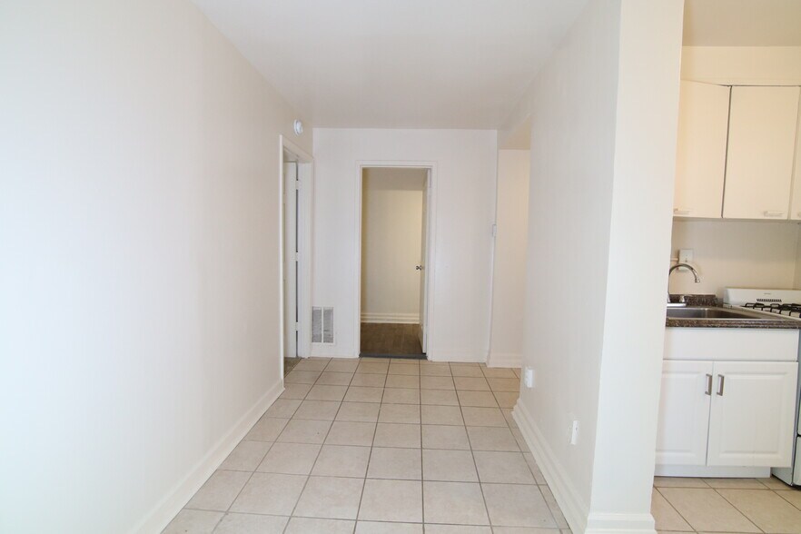 Building Photo - 126 Joliet St SW