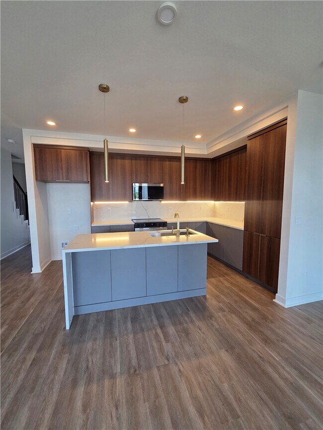 Building Photo - 1122 Emilia Ave