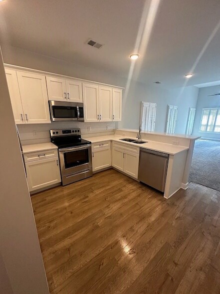 Building Photo - 4016 Opal Dr