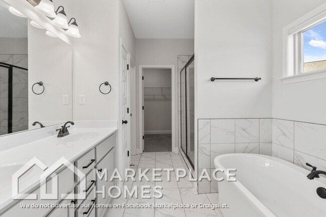 Building Photo - 1802 Millers Cv