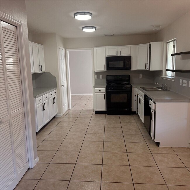 Building Photo - 9035 Rippling Fields Dr