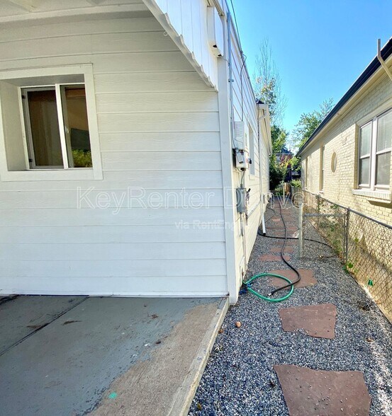 Building Photo - 3702 Quitman St