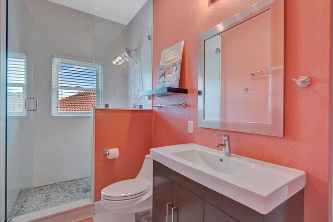 Building Photo - Stunning Annual Rental: Luxury Coastal Liv...