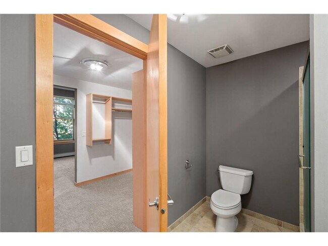 Building Photo - 401 N 2nd St