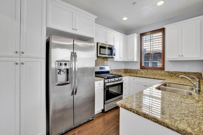 Building Photo - 1824 Peach Ct