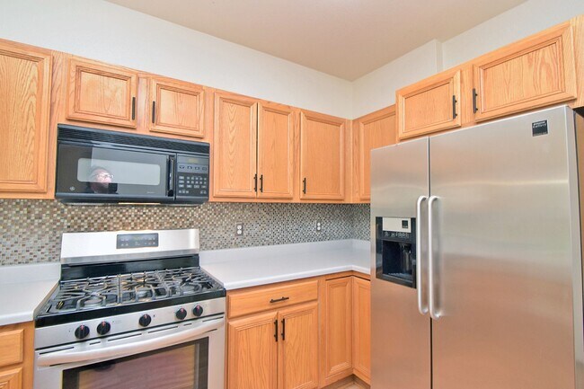 Building Photo - Caughlin Ranch Beauty Clean and Comfortable and Close to Shopping