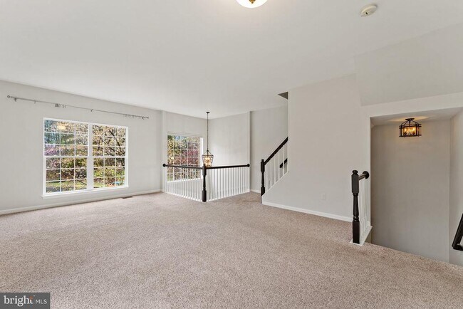 Building Photo - 1099 Longview Ln