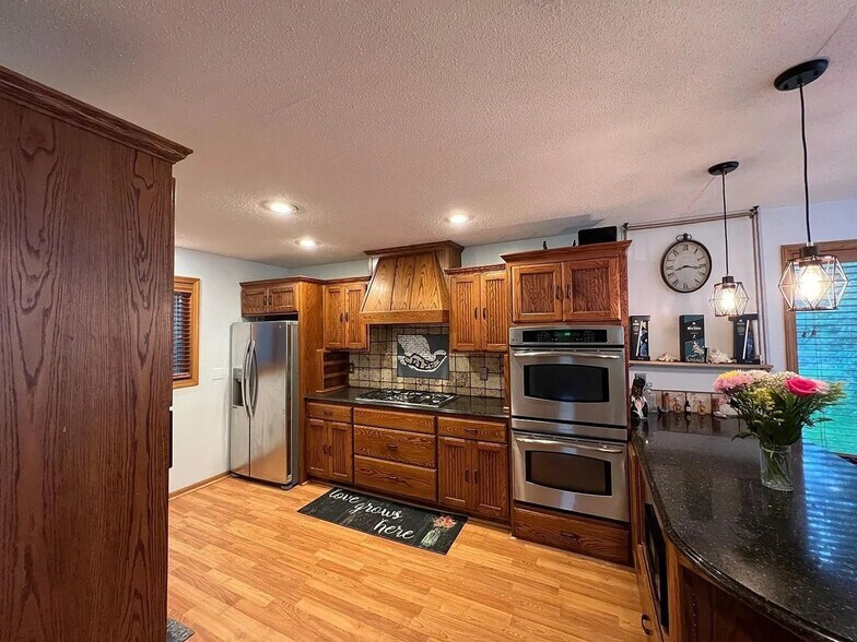 Building Photo - 18892 Orchard Ct
