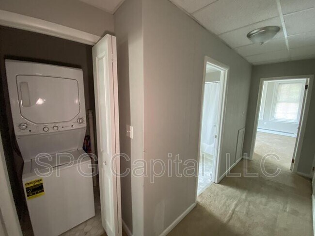 Building Photo - 130 S Main St