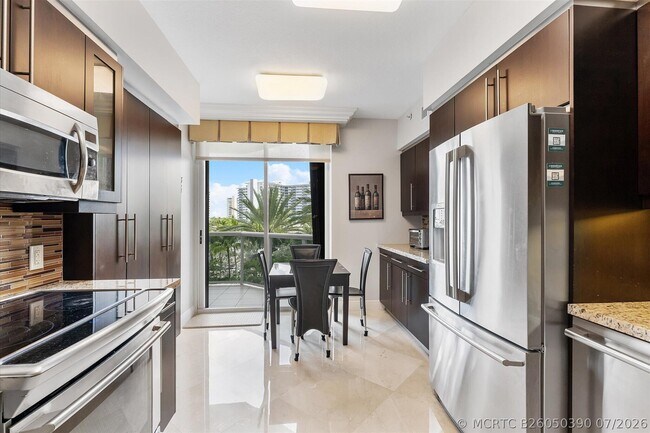 Building Photo - 3100 N Ocean Blvd