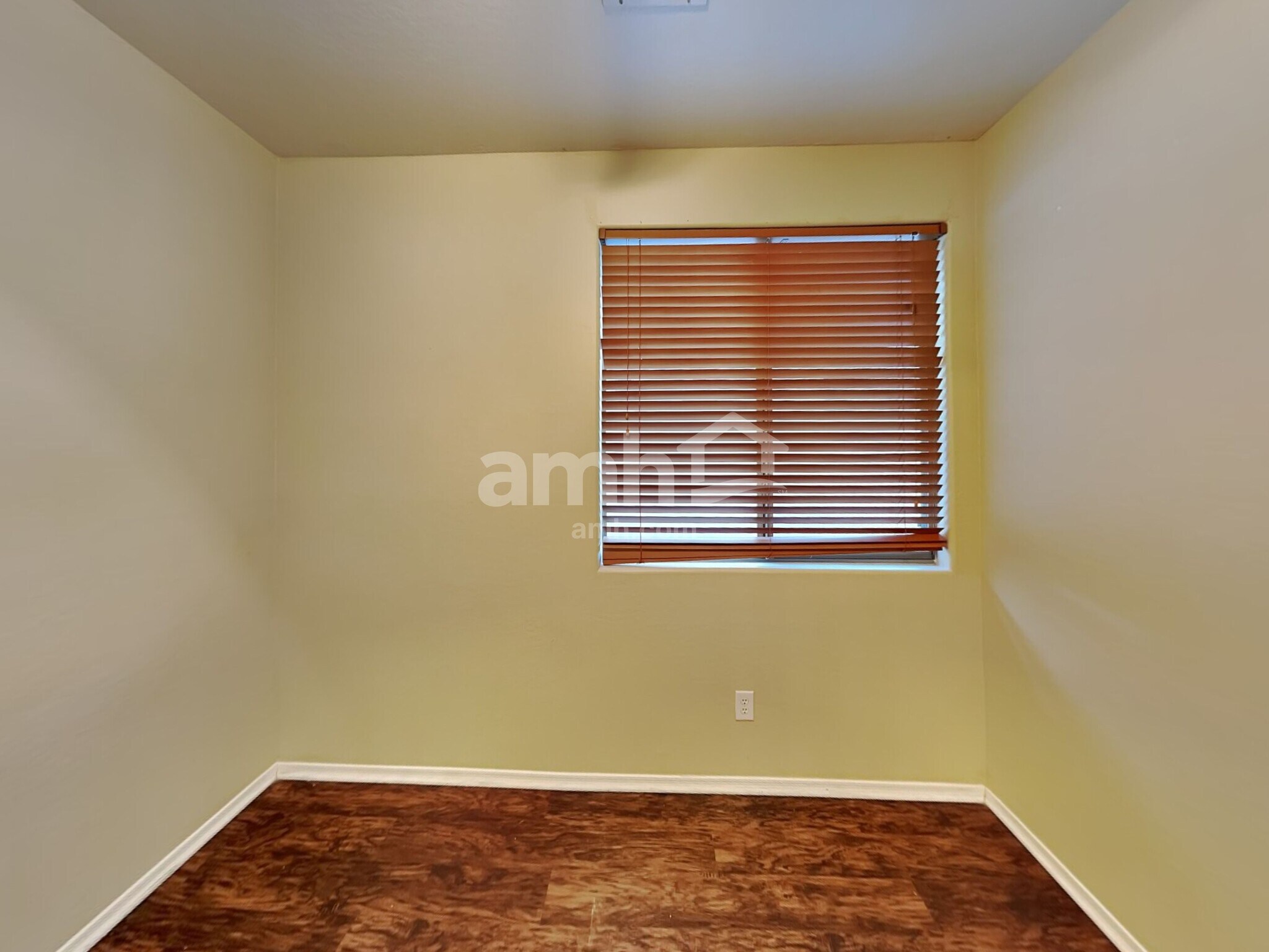 Building Photo - 3716 E Waite Ln