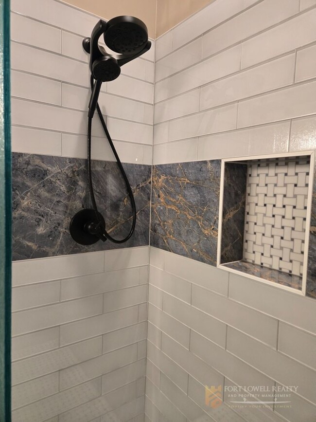 Building Photo - Stunning 2-bed, 2-bath Casita in North Phoenix