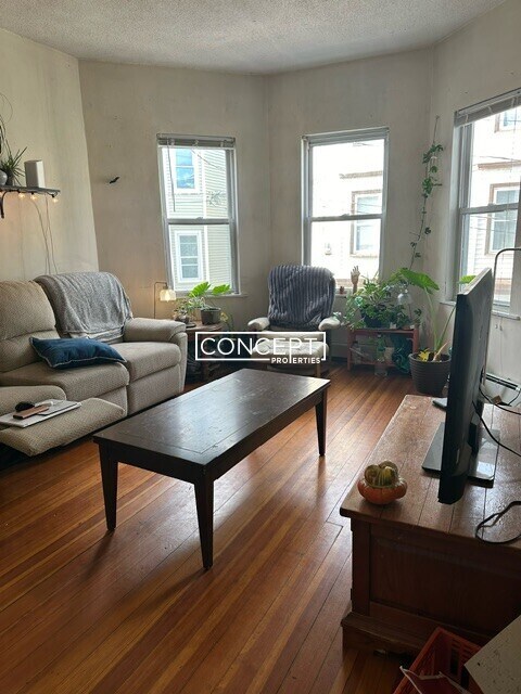 Building Photo - 34 Darling St