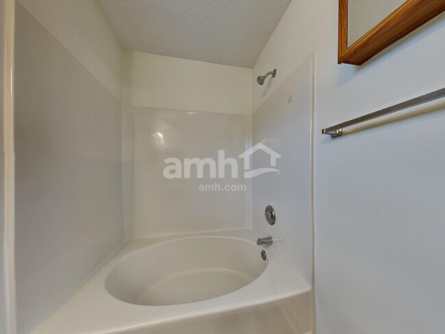 Building Photo - 14012 Sobeck Ln