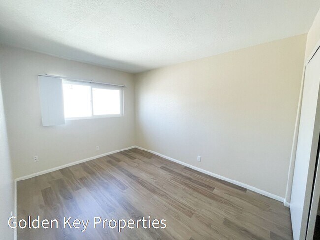 Building Photo - Nice 2 BR / 1 BA second story apartment lo...