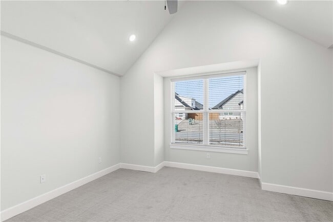 Building Photo - 701 Bronco St