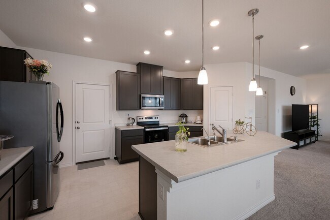 Building Photo - Comfort Meets Convenience in a Well-Located Home