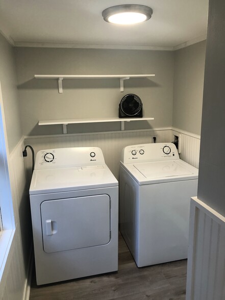 Building Photo - 108 Clinton St