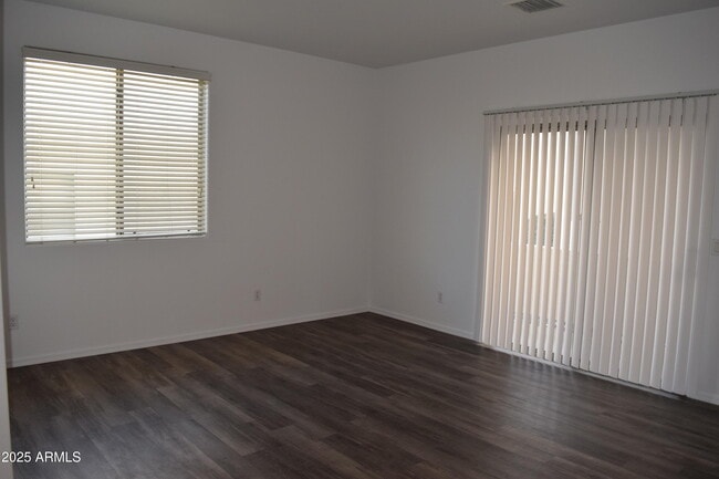 Building Photo - 1765 Manzanita Dr