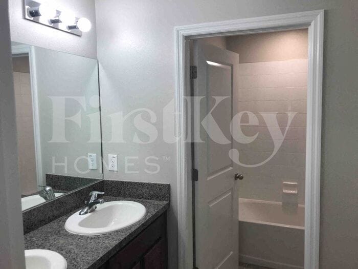 Building Photo - 9747 Sage Creek Dr