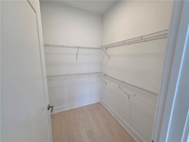 Building Photo - 775 Juniper St NE