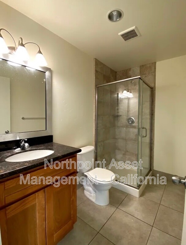 Building Photo - 1229 Jonas Ave