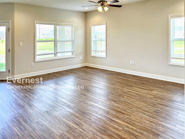 Building Photo - 109 Elaina Grey Ct