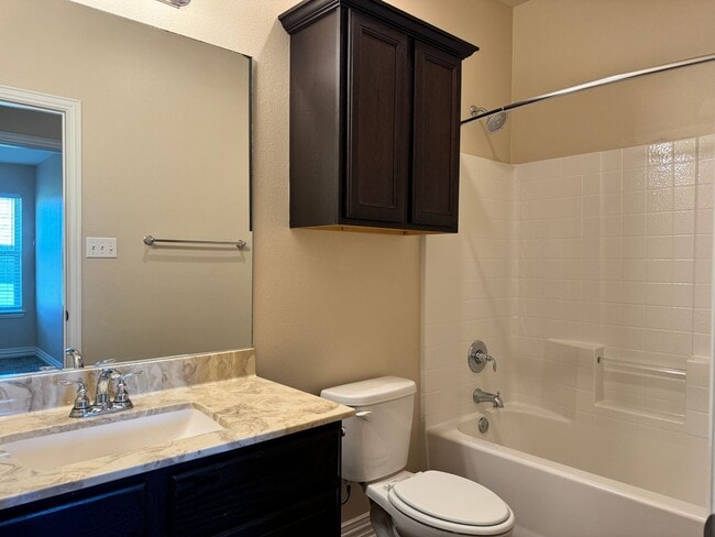 Building Photo - 309 Princess Place