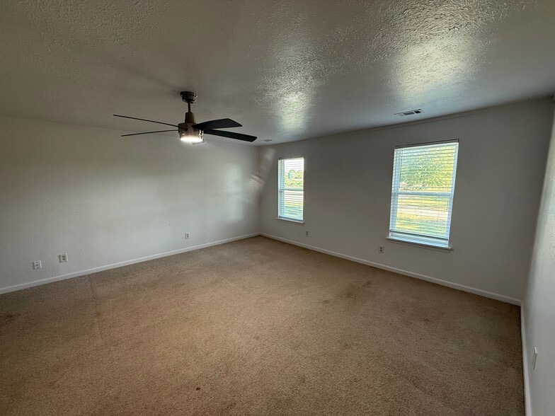 Master bedroom - 757 Martin Rd