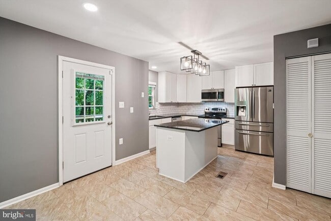 Building Photo - 15317 Inlet Pl