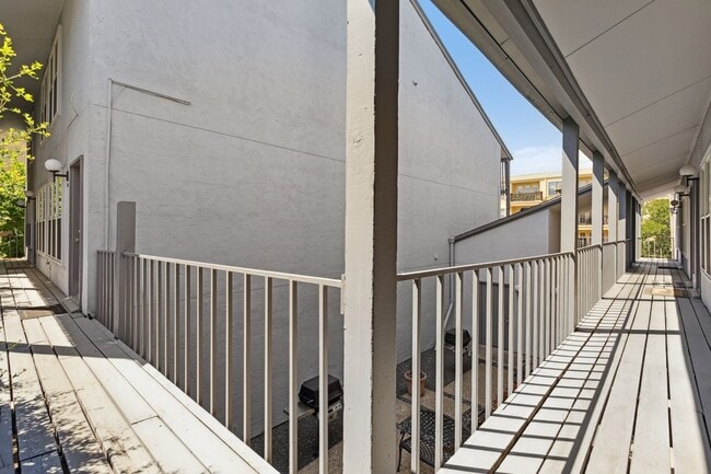 Building Photo - 3827 Gilbert Ave