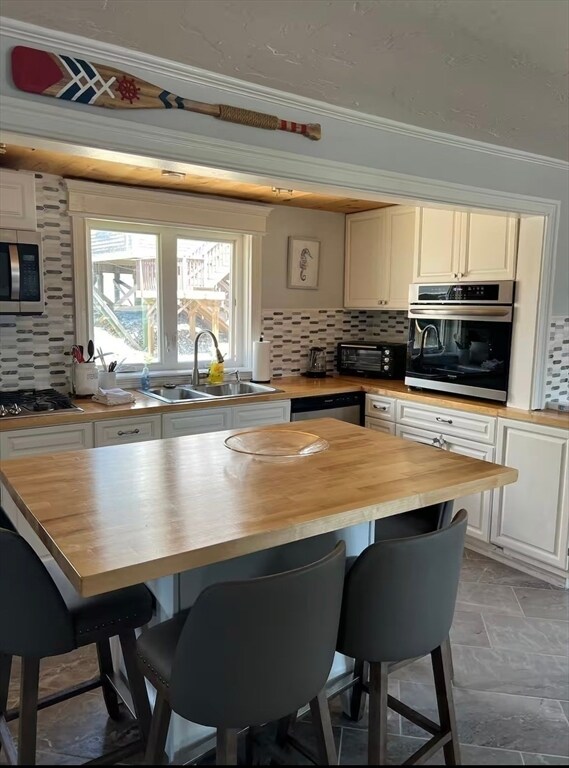 Building Photo - 300 Ocean St