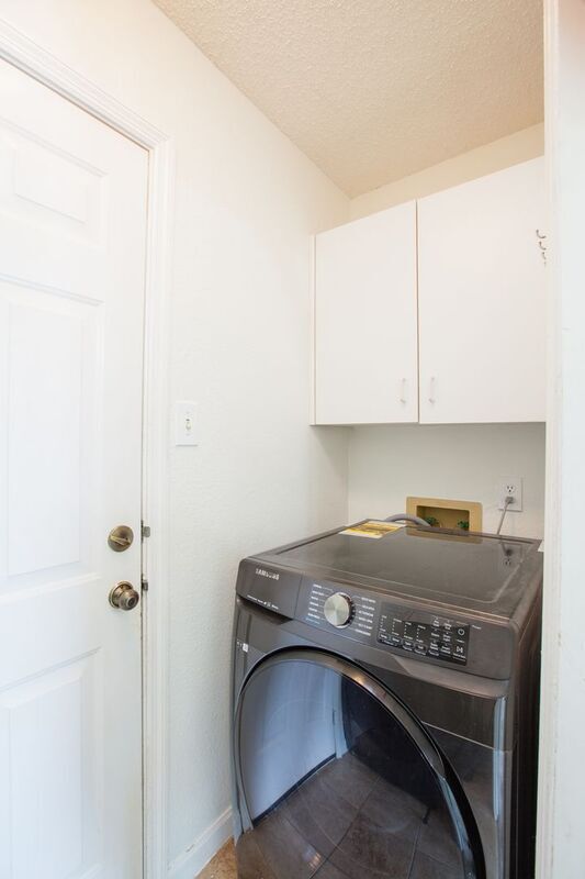 Building Photo - 8204 Tavaros Dr