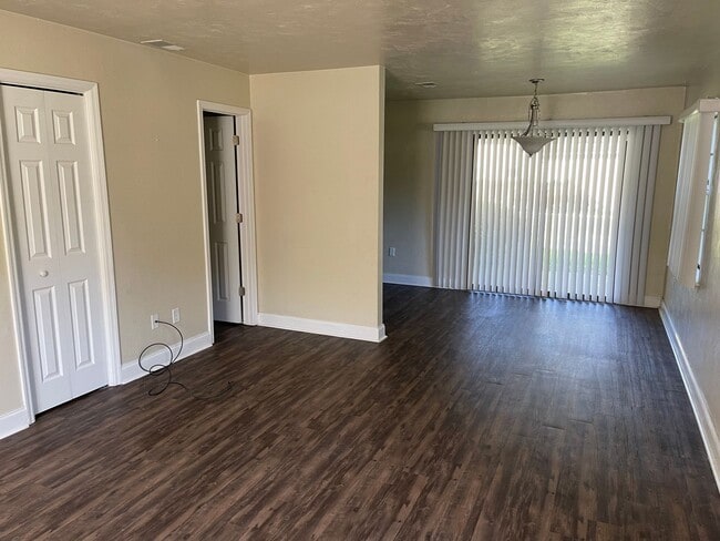 Building Photo - PORTLAND TOWNHOMES