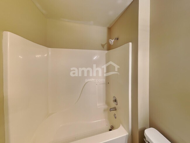 Building Photo - 601 Magnolia Ln