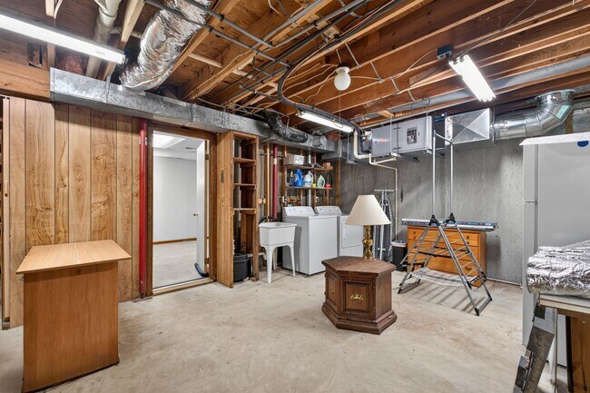 Building Photo - 8 Cypress Dr