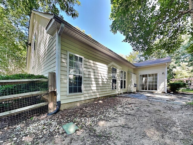 Building Photo - 13531 Toka Ct