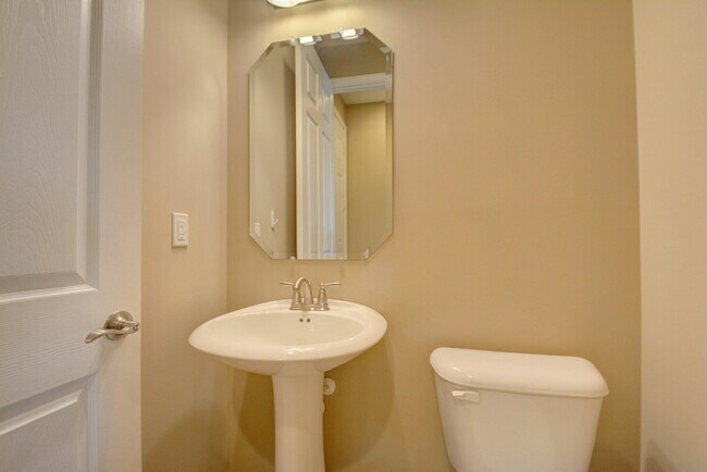 Building Photo - 2916 Payson Way