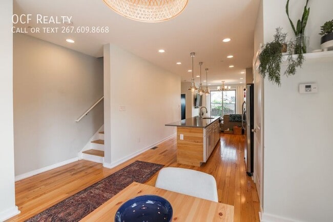 Building Photo - 2029 E Huntingdon St