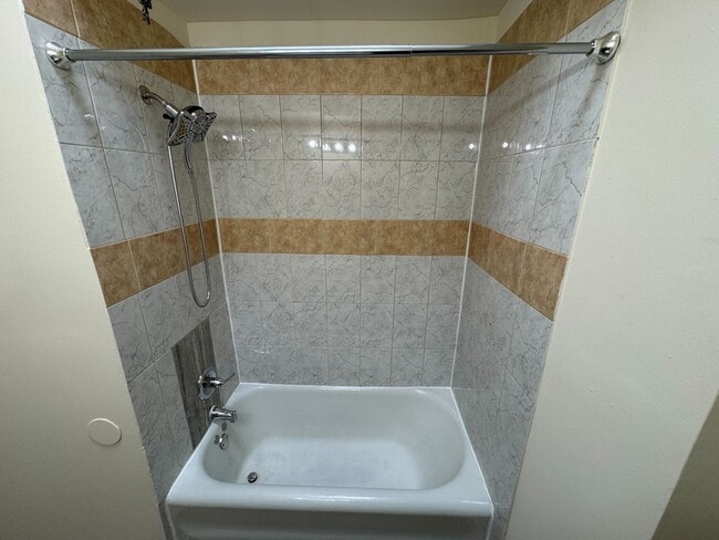 Building Photo - 1739 Roselyn St