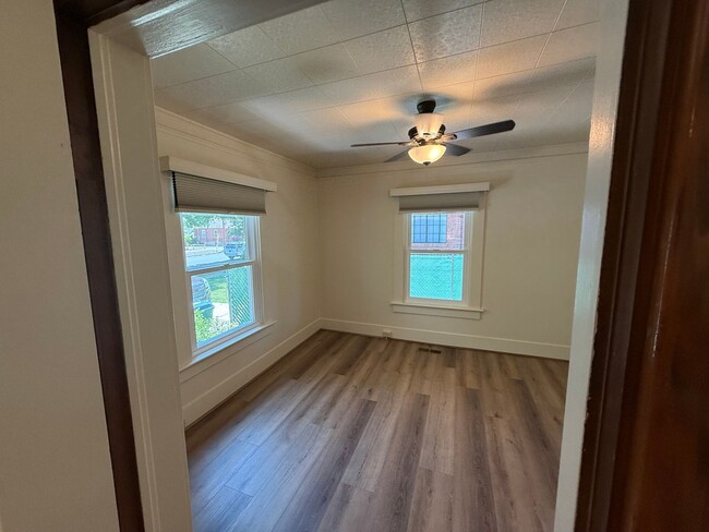 Building Photo - 2 Bedroom 2 Bath Brick Charmer in NW Reno