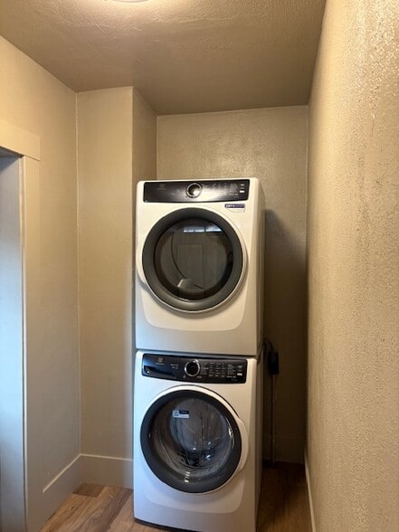 Washer/Dryer - 529 Ridge St