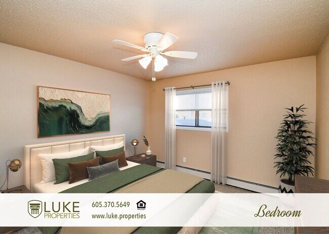 Building Photo - 405 S Sycamore Ave