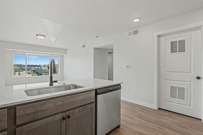 Building Photo - 5960 E Big Sur Ln