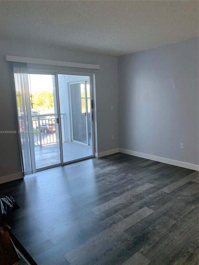 Building Photo - 8500 SW 212th St